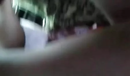 घुंघराले Larochka उसकी हिंदी मूवी वीडियो सेक्सी प्यारी खट्टी के साथ खेल रहा है