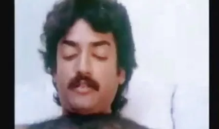 एक सेक्सी फिल्म वीडियो बफ सुंदर रूसी लड़की, वह अपने प्रेमी से बहुत प्यार करती है और खुद को बार-बार उसे देने के लिए तैयार है