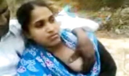 गे ने अपने प्रेमी की छाती सेक्सी फिल्म देखने वाली को थपथपाया