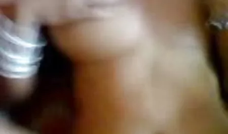 ब्लौंडी सेक्सी हिंदी इंग्लिश पिक्चर ने पार्क में एक blowjob की