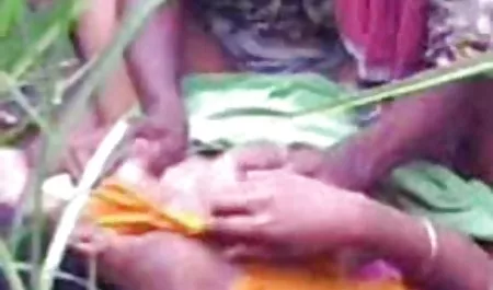 मामला स्पष्ट रूप से ओरल सेक्स तक सीमित नहीं है, क्योंकि लड़की की क्षार पहले से सेक्सी मूवी कॉमेडी ही चिकनाई से भरी हुई है, और सुंदरता खुद उसकी खुशी के लिए सेक्स करना चाहती है