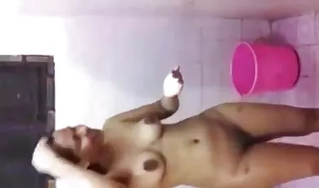 सुंदर हिंदी में सेक्सी फिल्म हिंदी में लैटिना सूर्यास्त में हस्तमैथुन करती है