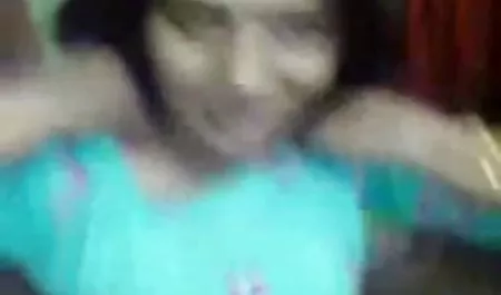 मोटी कुतिया इस उम्मीद में मुर्गा चूसती है कि वे हॉलीवुड सेक्सी वीडियो मूवी उसे मुश्किल से चोदेंगे