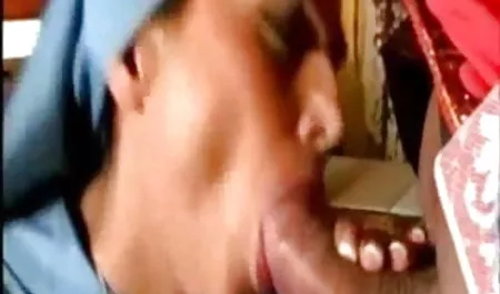 चूजों ने कुटिया पर कुतिया लगा दी आप की सेक्सी फिल्म और उसे चाटने लगे
