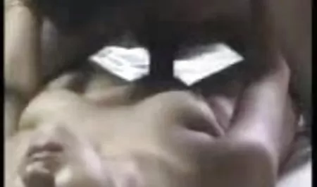 बहुत सेक्सी अमेरिकन वीडियो सेक्सी फिल्म हिंदी में पोज़िंग