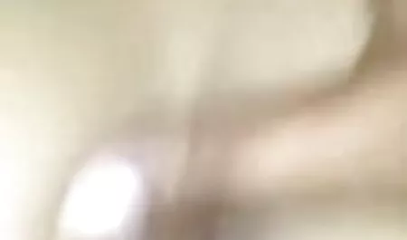 गैब्रिएला पल्त्रोवा एक बड़ा मुर्गा से सहती है और फर्श से सह हिंदी मूवी फुल सेक्स लेती है