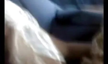लड़की हिंदी फिल्म वीडियो सेक्स एक मॉल में हस्तमैथुन करती है