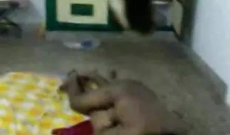 नीग्रो ने अपने सेक्सी फिल्म हॉट बेटे के शिक्षक की चुदाई की