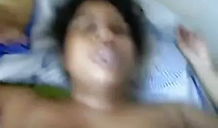 कुतिया बड़े स्तन के साथ सोफे पर गड़बड़ सेक्स पिक्चर दिखाओ