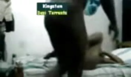 संचिका गोरा एक blowjob देता है और सह सेक्सी बीएफ फिल्म भोजपुरी निगल