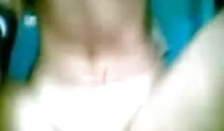 हॉट ब्लोंड नास्त्य रवीना टंडन की सेक्सी फिल्म उसके सेक्स कौशल को दर्शाता है