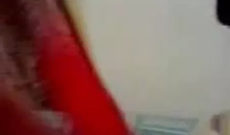 चिक पूल के पास धूप सेंक रही थी और सेक्स हिंदी सेक्सी फुल मूवी कर रही थी