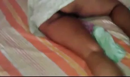 सुनहरे बालों फिल्म सेक्सी पिक्चर वाली समलैंगिक उसकी दोस्त