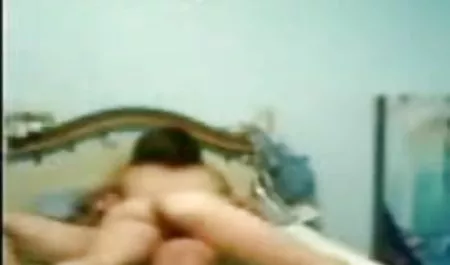 एक एशियाई cums धार के रूप में बंद करें लव सेक्स फिल्म