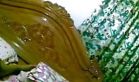 परिपक्व आदमी एक मालिश सत्र सेक्सी फिल्म सेक्सी के दौरान एक सेक्सी मालिश करनेवाली को चोदता है