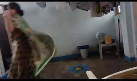 अपने कट्टर डिक के साथ एक हिंदी में सेक्सी बीएफ फिल्म प्रेमिका को चोट न पहुंचाने के लिए, दोस्त ने पहले इस कुतिया कुतिया की गुदा को अपनी उंगलियों से कुचल दिया और मालिश की, जिसके बाद वह अपने मोटे मुर्गा को कमान देता है और वह गुदा छेद के आंतों को जीतने के लिए लड़ाई में भाग जाता है