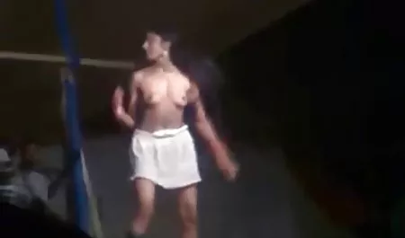 हॉट अमेरिकन मास्टर्बेट्स ऑन कैमरा सेक्सी फिल्म चाहिए देखने के लिए