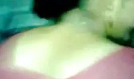 दूल्हे ने अपने दोस्त के साथ अपनी दुल्हन के रसदार मिंक और लोचदार गधे के साथ काम गंदी पिक्चर सेक्सी किया