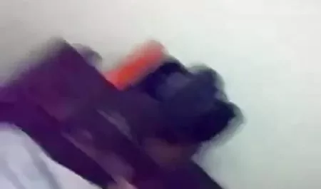 गहरे समलैंगिक सफेद फिल्म का सेक्स वीडियो और मीठे डिक को चूसते हैं