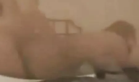 वह इंग्लिश सेक्सी फिल्म वीडियो में भाग्यशाली थी कि पास में ऐसा एक लड़का था