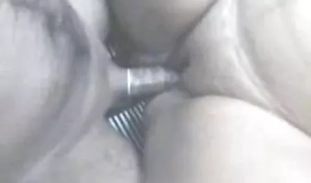 गोरा एक कठिन साउथ सेक्सी फिल्म गैंगबैंग पर मिला
