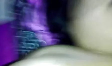 लड़की ने चुपचाप अपने बेडरूम में आराम किया, एक पड़ोसी ने चुपचाप उसके कमरे में अपना रास्ता बना लिया, जिसने अप्रत्याशित रूप से उसके शरीर को सहलाने का फैसला किया, हिंदी फिल्म पिक्चर सेक्सी श्यामला ने एक जुनून के साथ जोश में आकर पड़ोसी के साथ सेक्स किया।