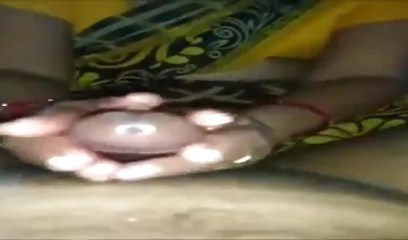 सैडोमासो की शैली के साथ एक मनोरंजक वीडियो, जिसमें एक निश्चित यौन बिगाड़ ने दीवार पर एक सेक्सी, सुंदर श्यामला को क्रूस पर चढ़ाया और उसके बड़े, मुंह को पकड़ने वाले स्तन को थोड़ा सेक्सी फिल्म अमेरिकन निचोड़ने के बाद, किसी कारण से उन्हें जहरीला पेंट डाल दिया।