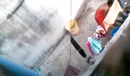 एशले रे ने उसे सेक्सी पिक्चर करने की सोफे पर पटक दिया और बेशर्मी से पीटा