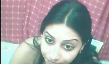 टैक्सी ड्राइवर ने पीछे की सीट पर एक सेक्सी वीडियो हिंदी में मूवी भव्य गोरा चुदाई की