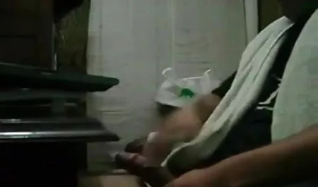 लड़की ने केले सेक्सी वीडियो हिंदी मूवी को खूबसूरती से मसल दिया