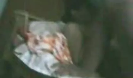 एक प्यार करने वाले हिन्दी सेक्सी मूवी जोड़े की रसोई में शांत सेक्स