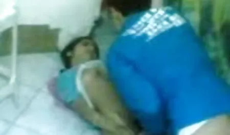 जवान इंग्लिश मूवी सेक्सी मूवी कुतिया ने चूत को सहलाया
