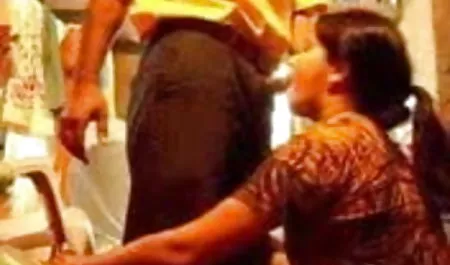 बड़े स्तन के भोजपुरी वीडियो सेक्सी फिल्म साथ सेक्सी लड़की एक कामकाजी डिक की सवारी करती है
