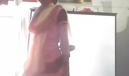 परिपक्व सनी लियोन का सेक्सी फिल्म वीडियो कुतिया एक युवा प्रेमी से एक डिक बेकार है