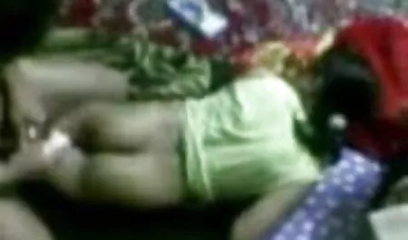 एक सुंदर एशियाई गड़बड़ और उसके मुंह में एक डिक इंग्लिश फिल्म सेक्स फिल्म फेंक दिया