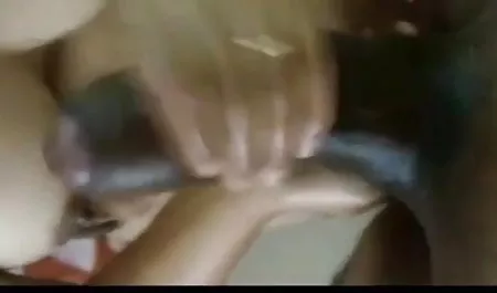 गोरा जगा हुआ है और कैंसर के लिए तैयार है। इसके क्लिकों सेक्सी भोजपुरी फिल्म वीडियो को उजागर करते हुए, हेइफ़र उत्साह के साथ कराहता है और सज्जन से कठिन झटके प्राप्त करता है। कैंसर की मुद्रा उनके लिए एकदम सही है।