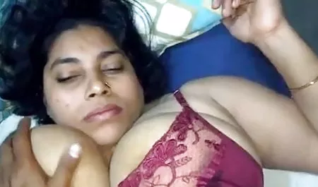 गोरा सड़क पर कोई सेक्सी फिल्म नग्न होकर बहुत ध्यान आकर्षित करता है