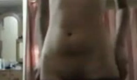 हैंडसम आदमी ने अपनी पैंटी और सेक्सी फिल्म हद मूवी चूत चाटी