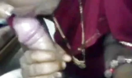 हॉट एशियाई लड़की उसे मुंडा बिल्ली प्यार करता भोजपुरी फिल्म सेक्सी वीडियो है