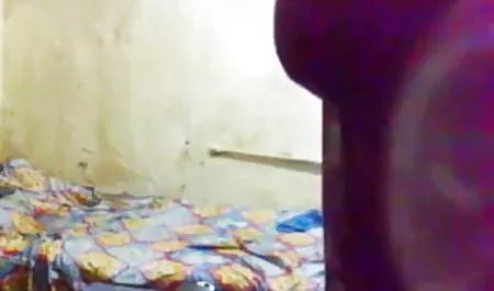 सुंदर असली सेक्स फिल्म लड़की ने एक आदमी को एक blowjob दी