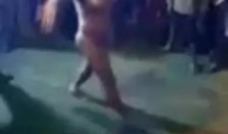 ऊँची एड़ी के जूते में श्यामला गर्म हो सेक्सी फिल्म सेक्सी सेक्सी जाती है