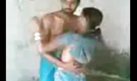 कुतिया बिना पैंटी के सेक्स पिक्चर मूवी गीतिका के पास आई और शिक्षक के सामने एक व्याख्यान में उसके पैर फैलाए
