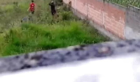 दोस्त लचर गर्लफ्रेंड की गुस्ताखियों को फाड़ रहे सेक्सी फिल्म सेक्स सेक्स हैं, उसे जोर से चिल्लाने के लिए मजबूर कर रहे हैं। शिशुओं को एक से अधिक बार समाप्त होने पर, जब वे पूरी तरह से फटे हुए थे, और पुरुषों से उतर गए, नींबू की तरह निचोड़ा