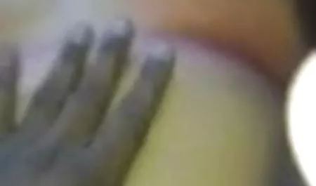 गोरा ने एक बड़े डिल्डो से उसकी चूत को खुश कर दिया हेमा मालिनी सेक्सी फिल्म