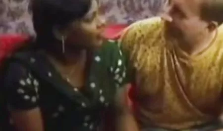 सुंदर लड़की उसे हिंदी की सेक्सी मूवी बिल्ली में सह प्यार करता है