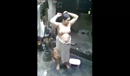 वह हिंदी सेक्सी वीडियो फुल मूवी बार में एक कुतिया ले गया, और उसे वहाँ गड़बड़ कर दिया