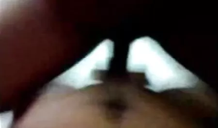 प्लम्बर ने चूत को चाट सेक्सी फिल्म दे कर एकदम गोरा कर दिया