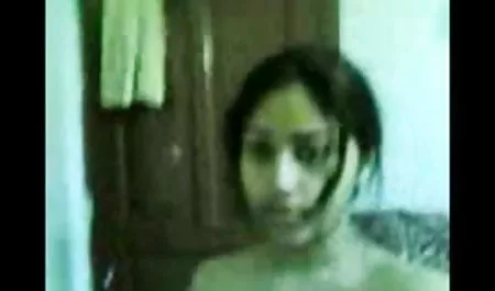 मोज़ा में गलफुल्ला श्यामला एक डिक पर कूदता कैटरीना सेक्सी फिल्म है