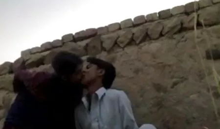 फुलाए हुए काले सपना चौधरी की सेक्सी फिल्म आदमी ने blowjob के बाद काली सुंदरता के साथ गुदा मैथुन किया है
