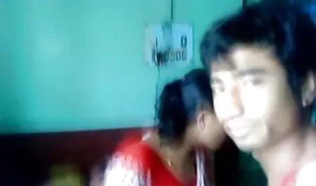सेक्सी सौतेली महिला समलैंगिकों सुंदरता सैक्सी हिन्दी फिल्म के लिए वेब कैमरा के सामने बकवास